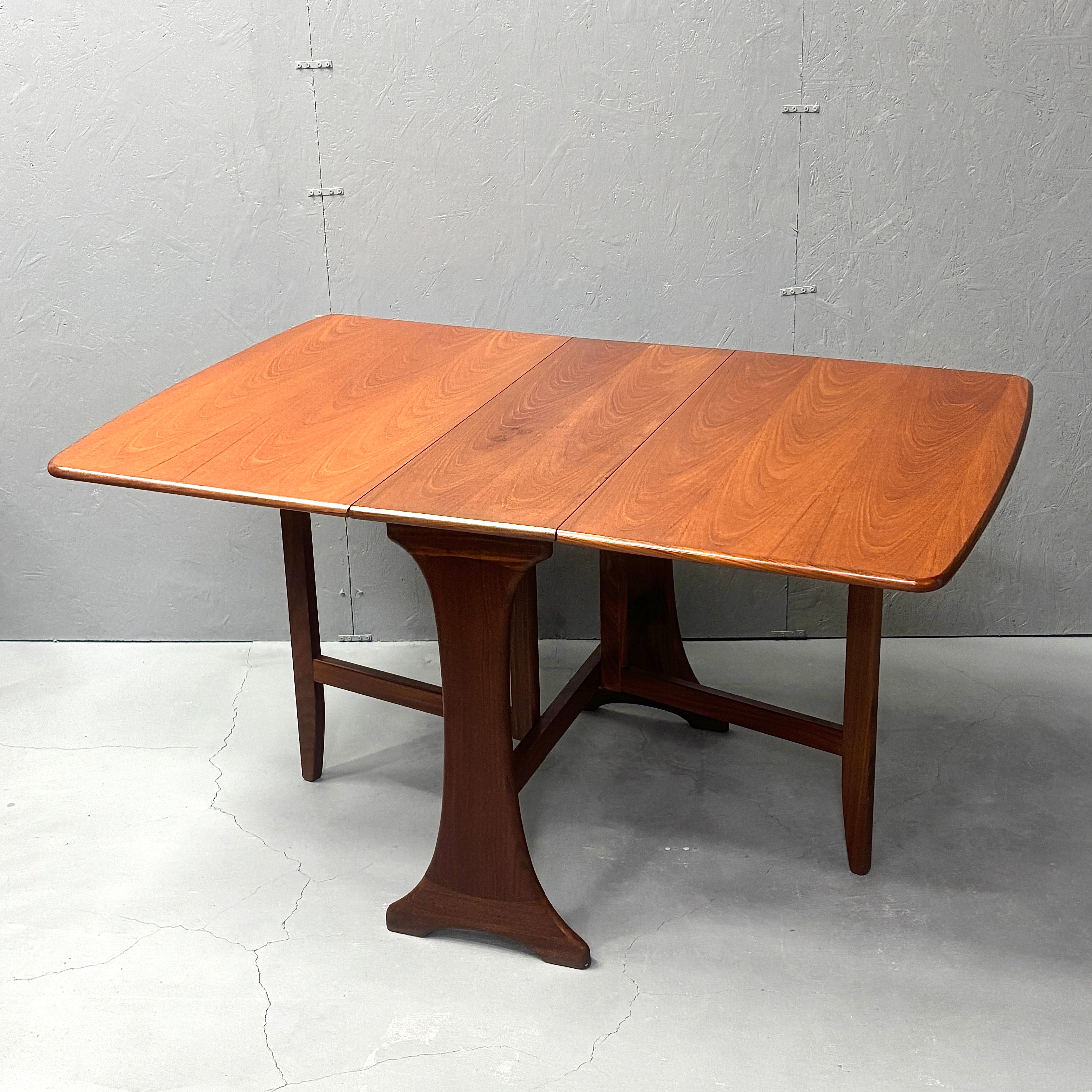 G-PLAN(ジープラン) / Fresco GATELEG TABLE ゲートレッグテーブル (401) – NONOR FURNITURE