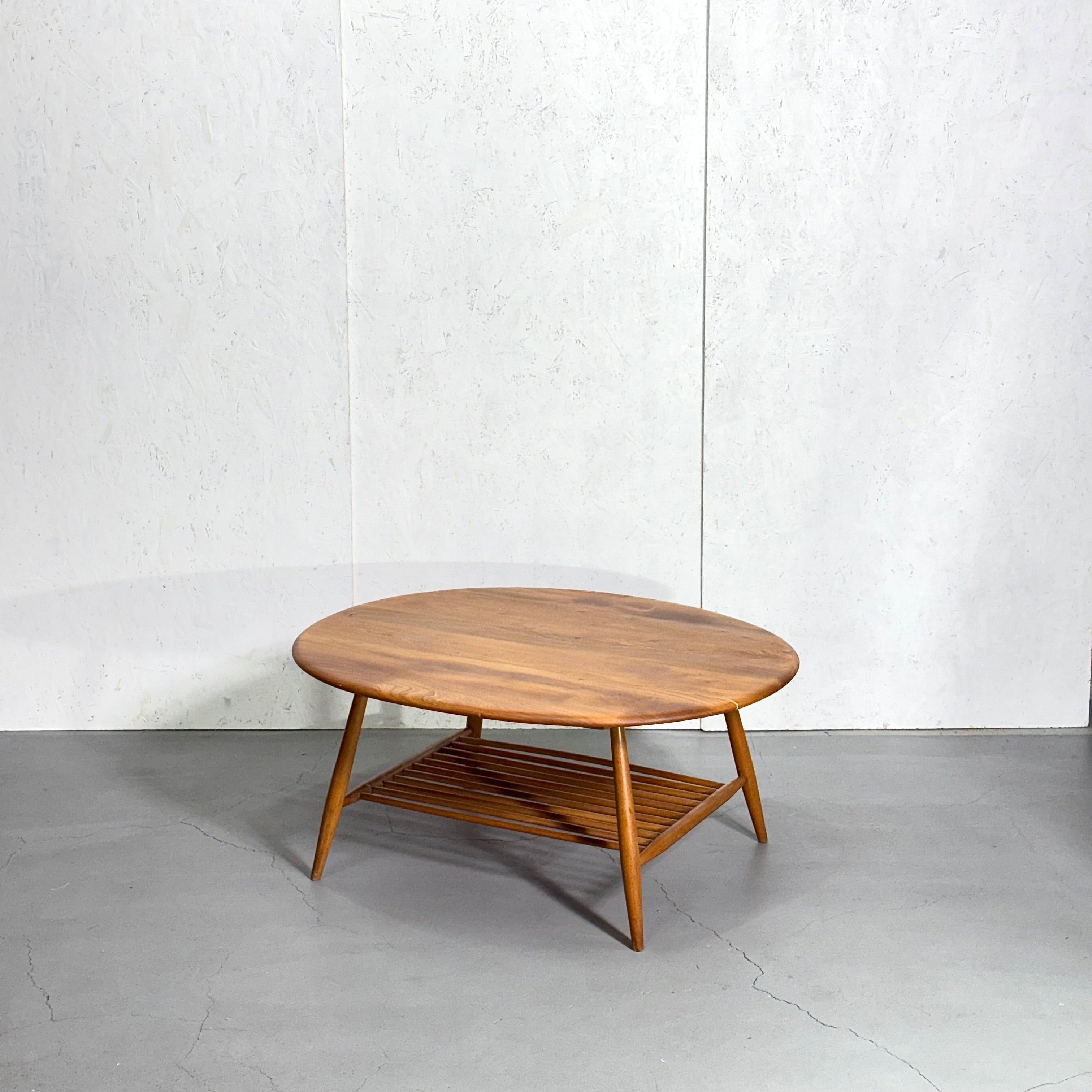アーコール　楕円　コーヒーテーブル Round Coffee Table / Ercol - MID-Century MODERN
