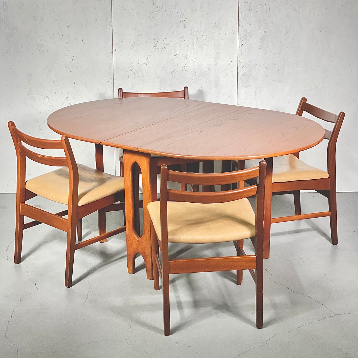 NONOR FURNITURE