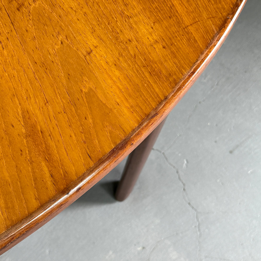 
                      
                        VINTAGE TEAK OVAL TABLE チークオーバルテーブル (401)
                      
                    