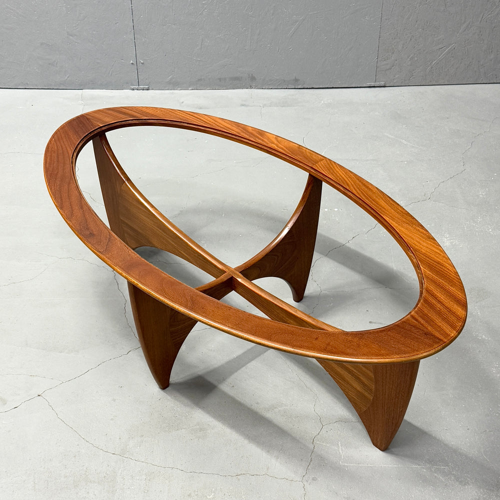 
                      
                        G-PLAN(ジープラン) / Astro oval coffee table アストロ オーバルコーヒーテーブル (402)
                      
                    