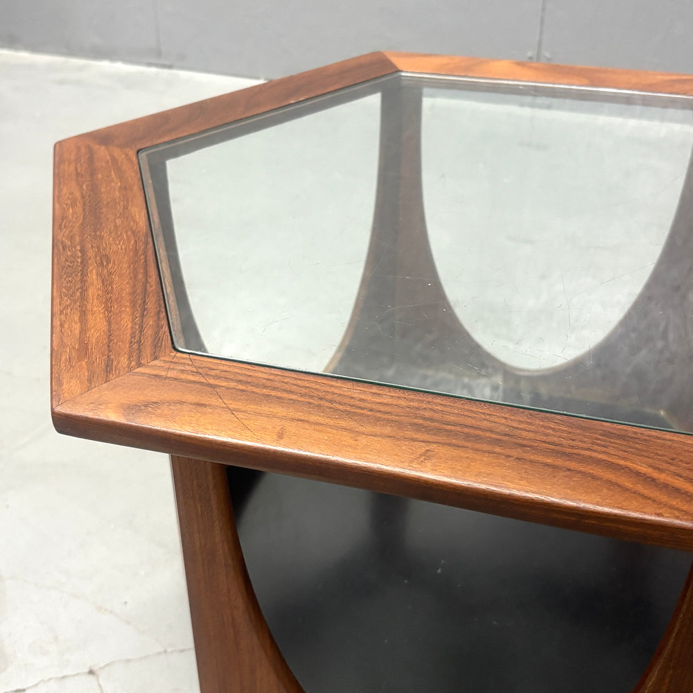 
                      
                        G-PLAN(ジープラン) /HEXAGONAL COFFEE TABLE ヘキサゴナル コーヒーテーブル (401)
                      
                    