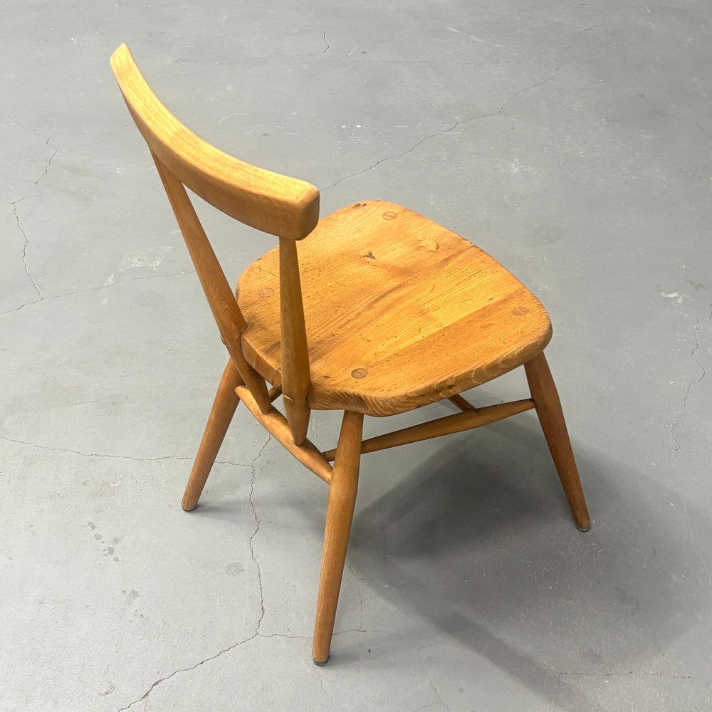 
                      
                        ERCOL(アーコール) / STACKING CHAIR スタッキングチェア (305)
                      
                    