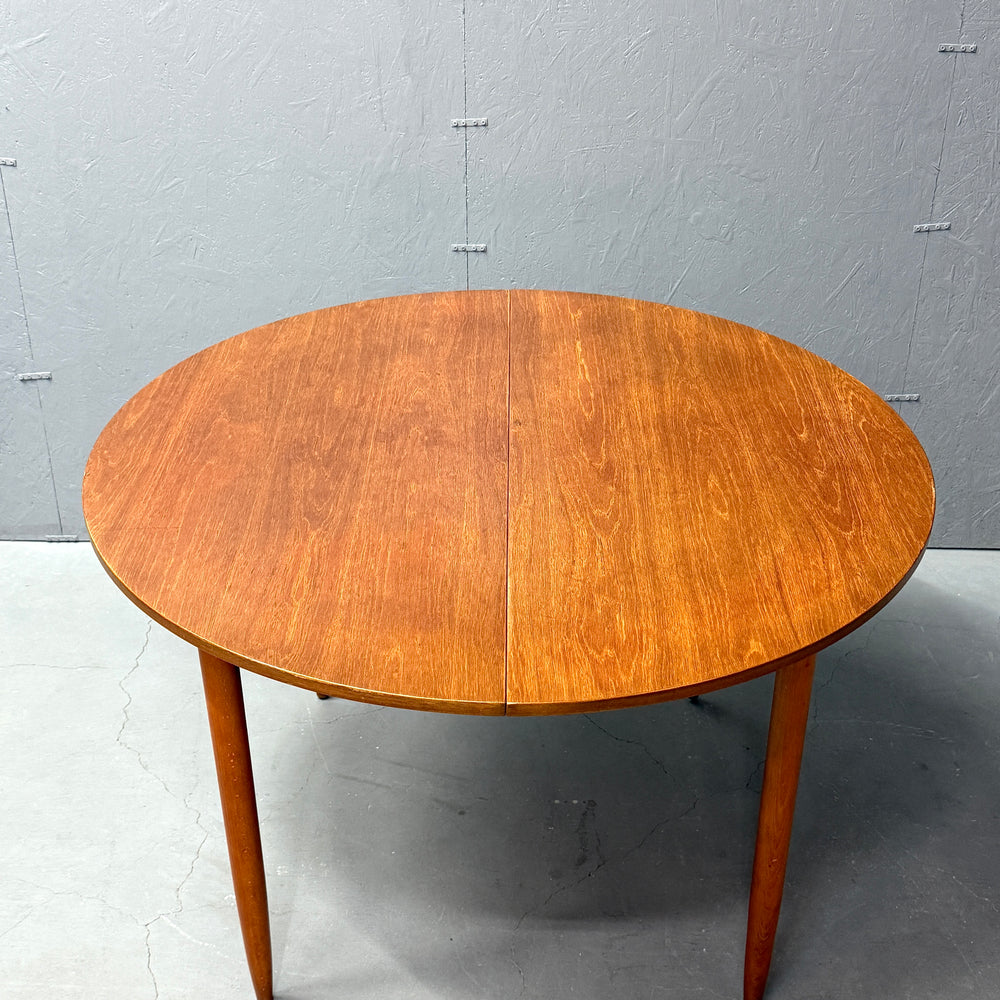 
                      
                        TEAK EXTENSION ROUND TABLE チークラウンドテーブル (501)
                      
                    