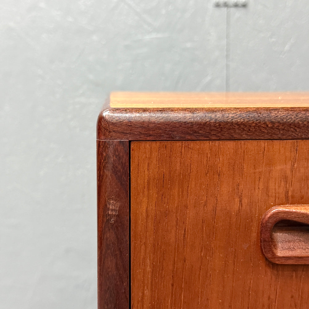 
                      
                        G-PLAN(ジープラン) / Fresco 3-Drawer Chest フレスコ 3段チェスト (501)
                      
                    