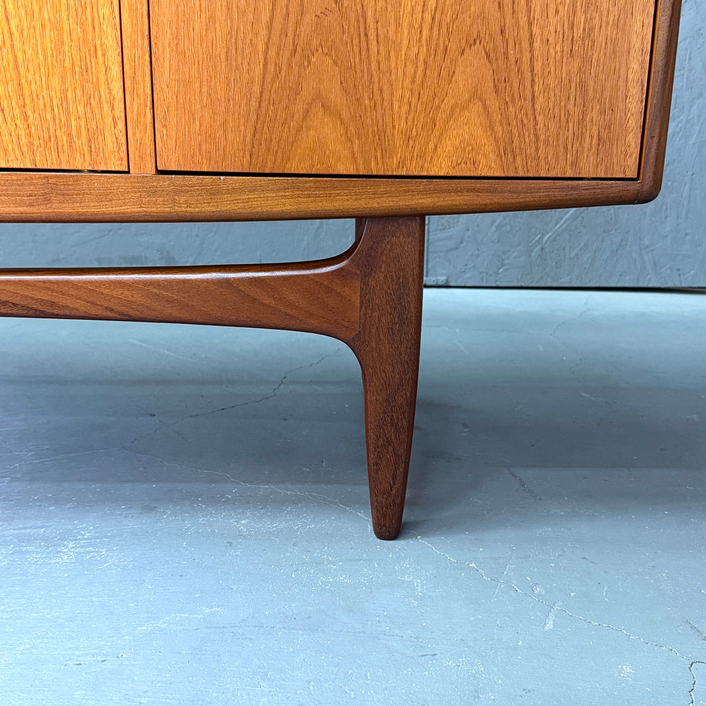 
                      
                        G-PLAN(ジープラン) / Fresco Sideboard フレスコ サイドボード (503)
                      
                    