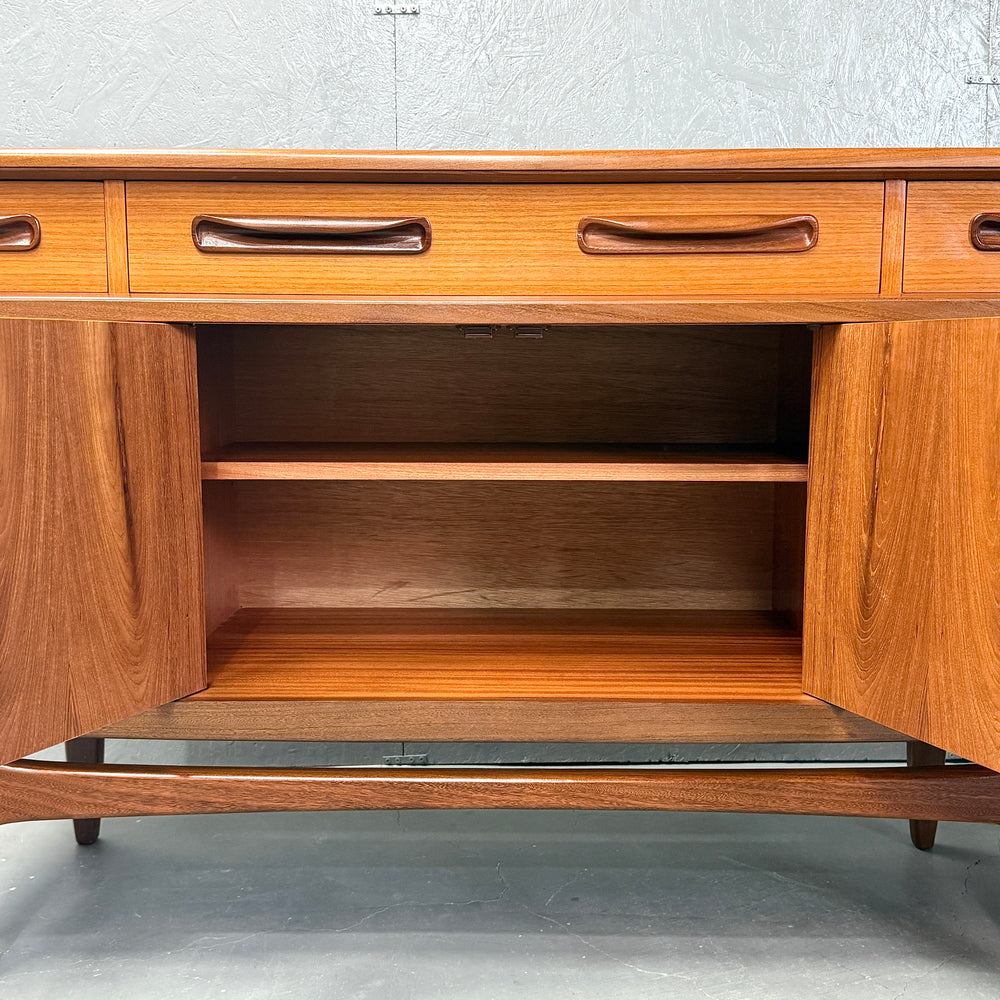 
                      
                        G-PLAN(ジープラン) / Fresco Sideboard フレスコ サイドボード (501)
                      
                    