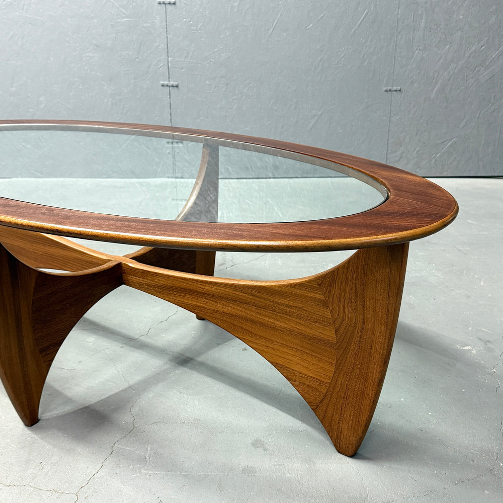 
                      
                        G-PLAN(ジープラン) / Astro oval coffee table アストロ オーバルコーヒーテーブル (502)
                      
                    