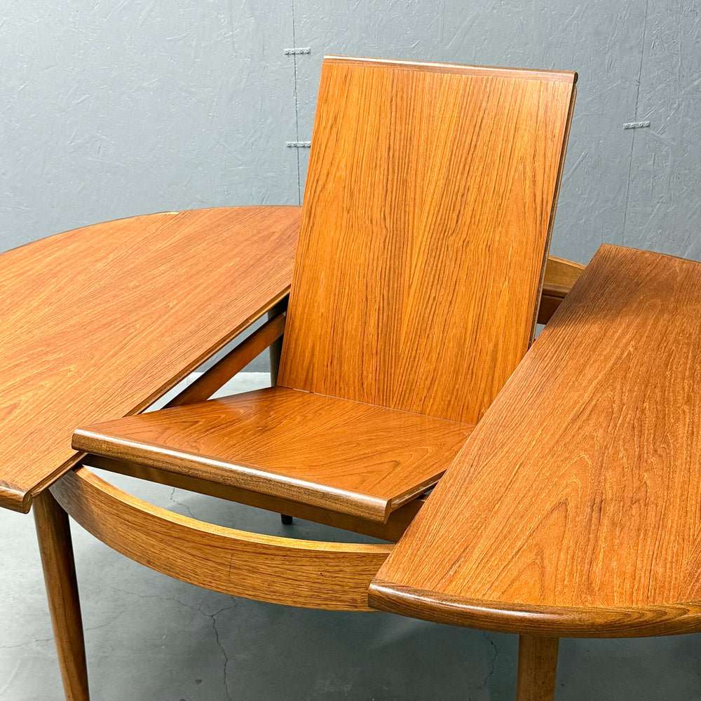 
                      
                        G-PLAN(ジープラン) / Fresco ROUND TABLE フレスコ ラウンドエクステンション ダイニングテーブル (409)
                      
                    