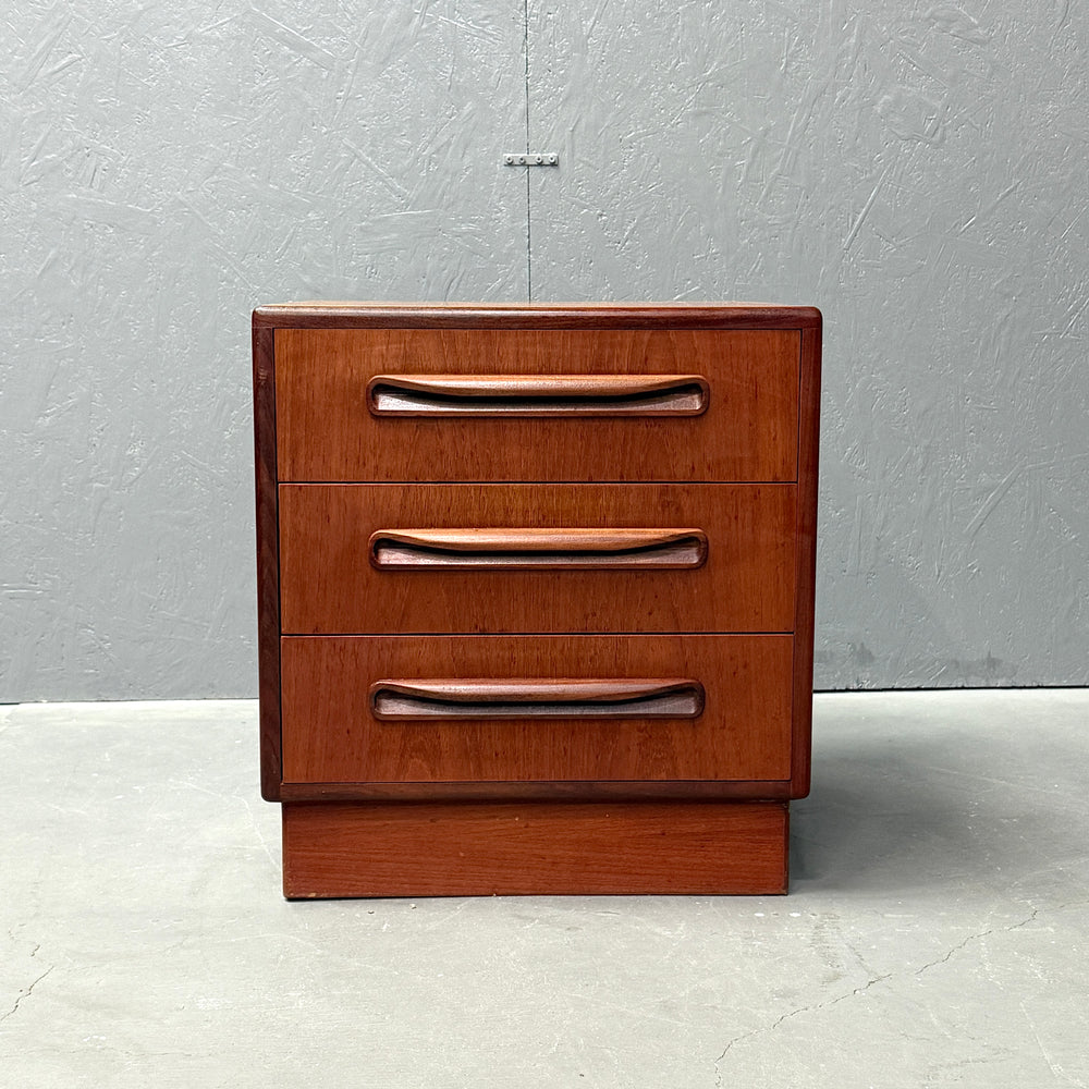 
                      
                        G-PLAN(ジープラン) / Fresco 3-Drawer Chest フレスコ 3段チェスト (501)
                      
                    