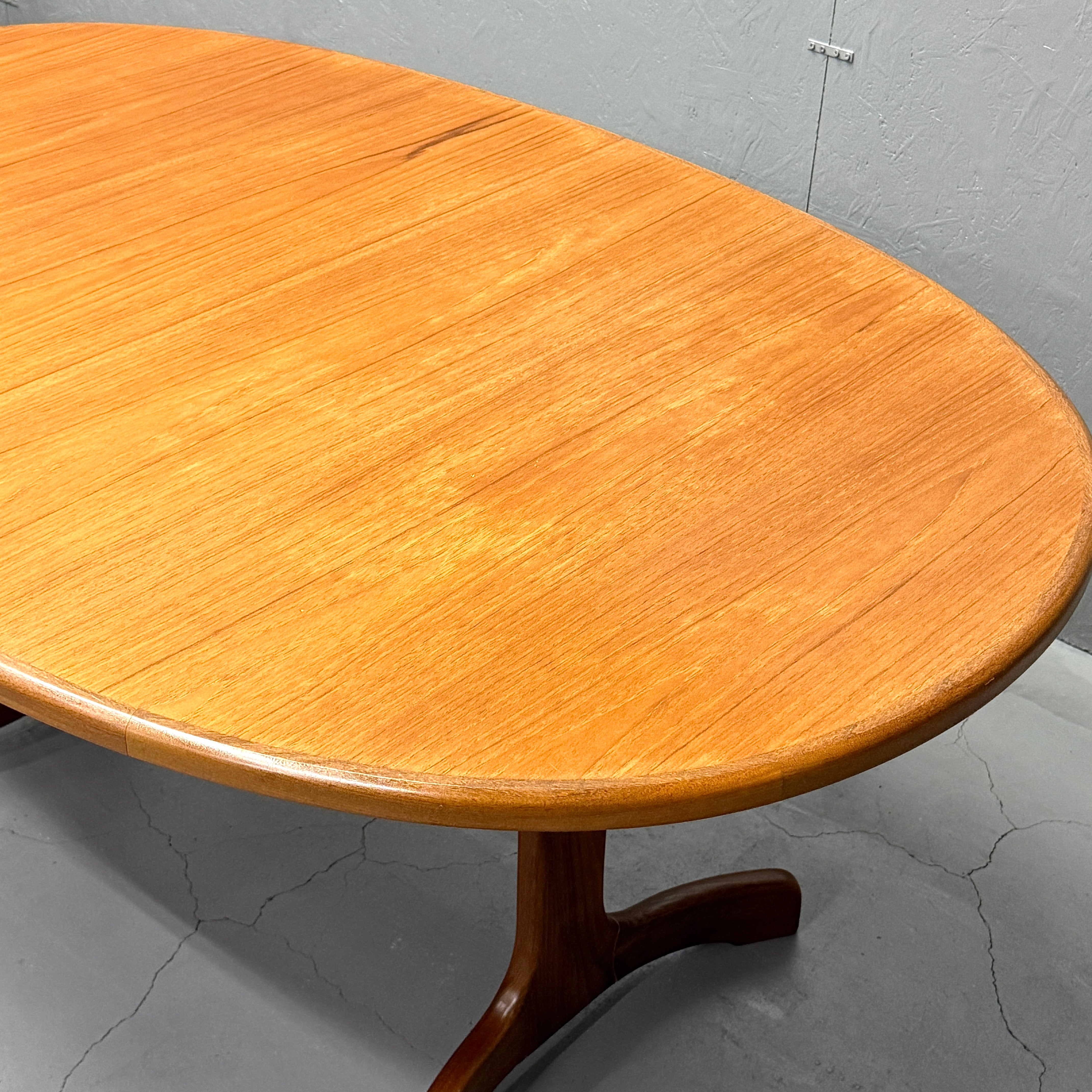 G-PLAN ホエールレッグ オーバルダイニングテーブル (302) G-PLAN】ホエールレッグ ダイニングテーブル – TIME HYPE