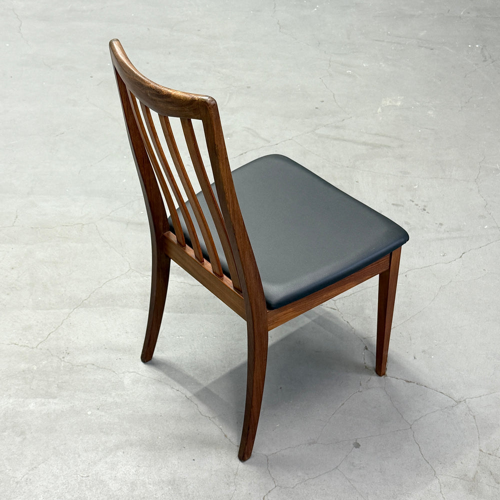 
                      
                        G-PLAN(ジープラン) / DINING CHAIR スラットバックチェア (404)
                      
                    