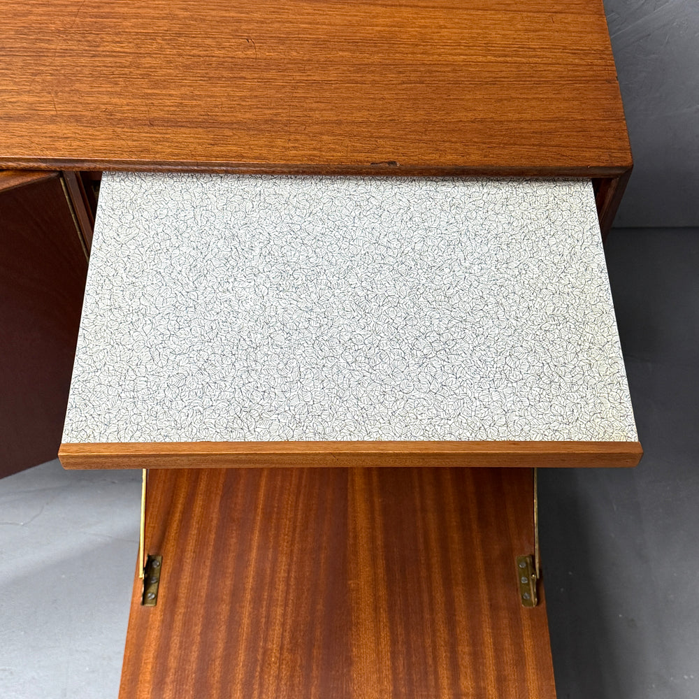 
                      
                        A.H.McINTOSH(マッキントッシュ) /  DUNVEGAN Sideboard (401)
                      
                    
