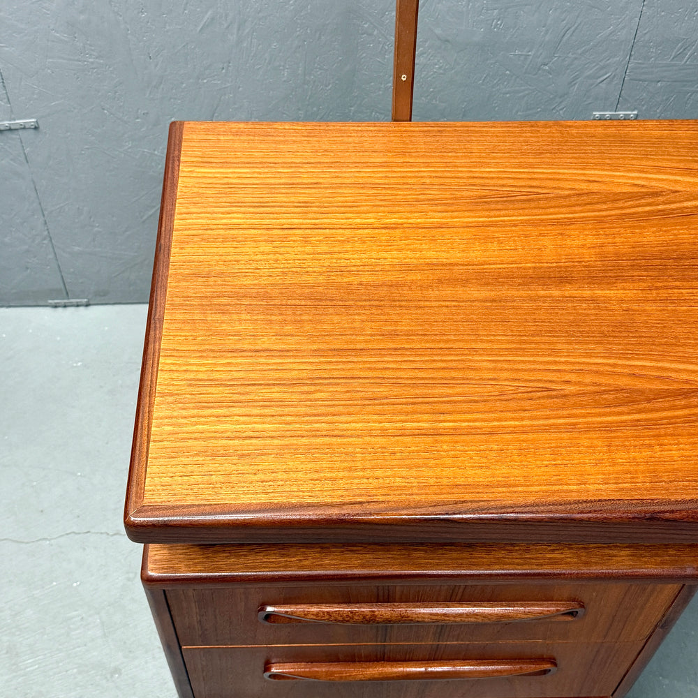 
                      
                        G-PLAN(ジープラン) / DRESSER ドレッサー (501)
                      
                    