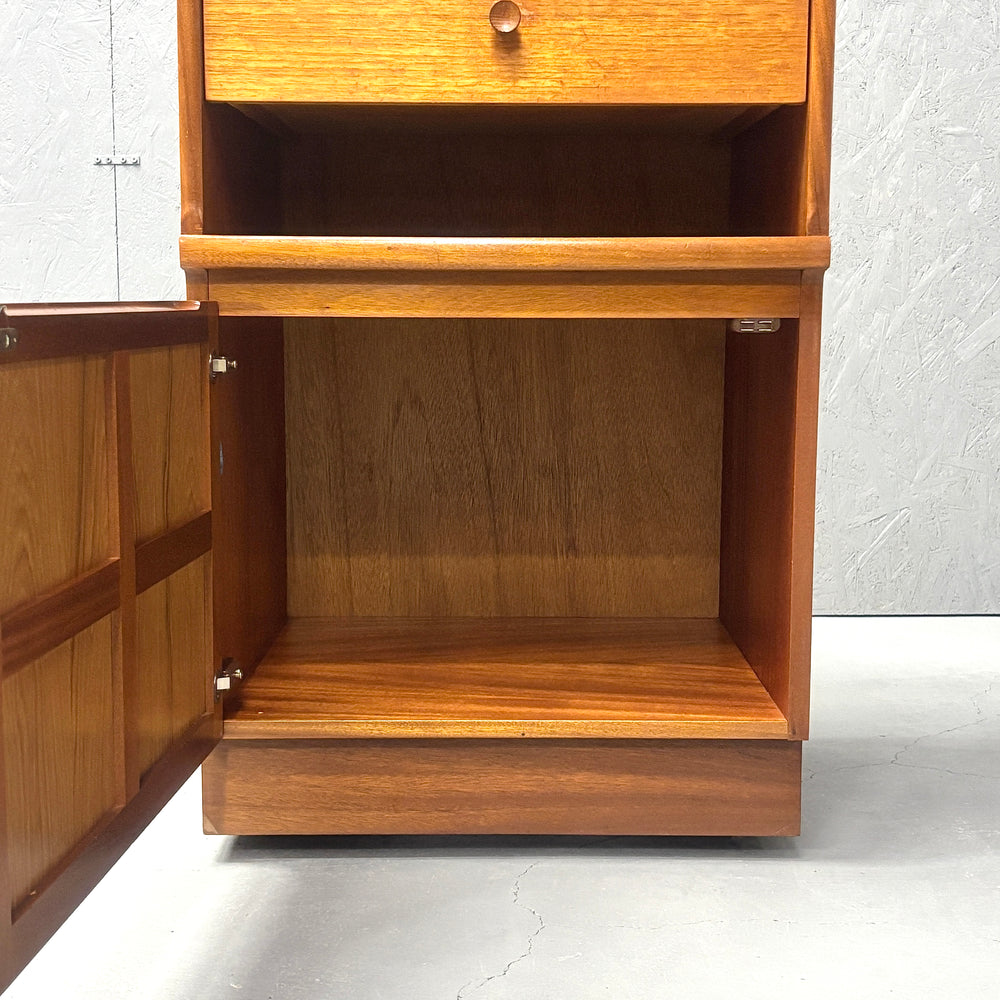 
                      
                        Nathan(ネイサン) / VINTAGE Small Cabinet
                      
                    