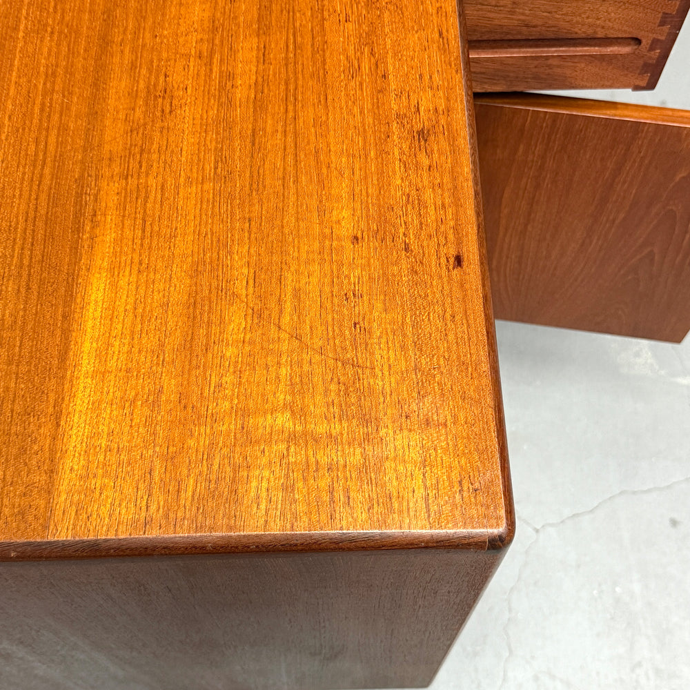 
                      
                        G-PLAN(ジープラン) / Fresco Sideboard フレスコ サイドボード (502)
                      
                    