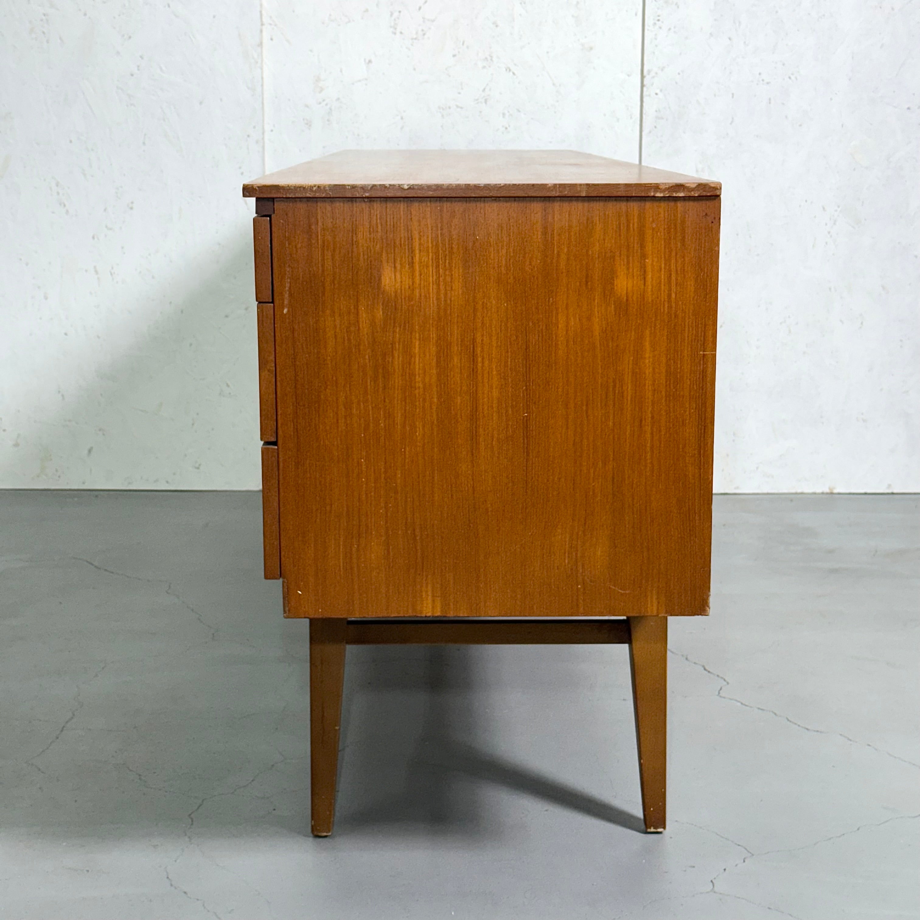 Beautility (ビューティリティ) / ヴィンテージ サイドボード (302