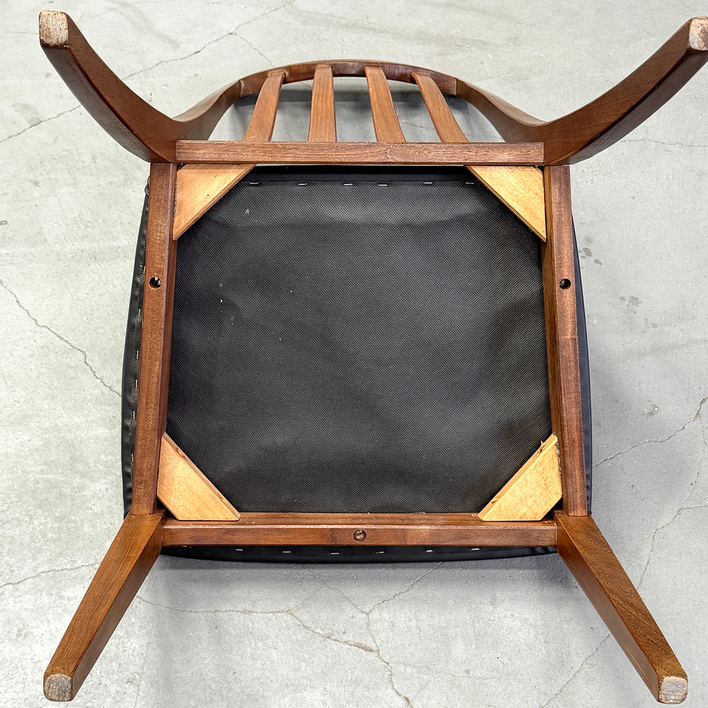 
                      
                        G-PLAN(ジープラン) / DINING CHAIR スラットバックチェア (402)
                      
                    