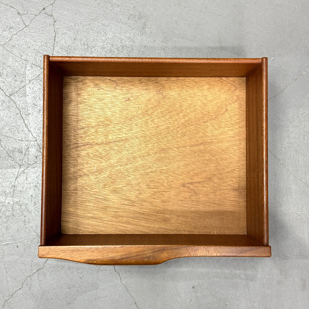 
                      
                        A.H.McINTOSH(マッキントッシュ) /  DUNVEGAN Sideboard (402)
                      
                    