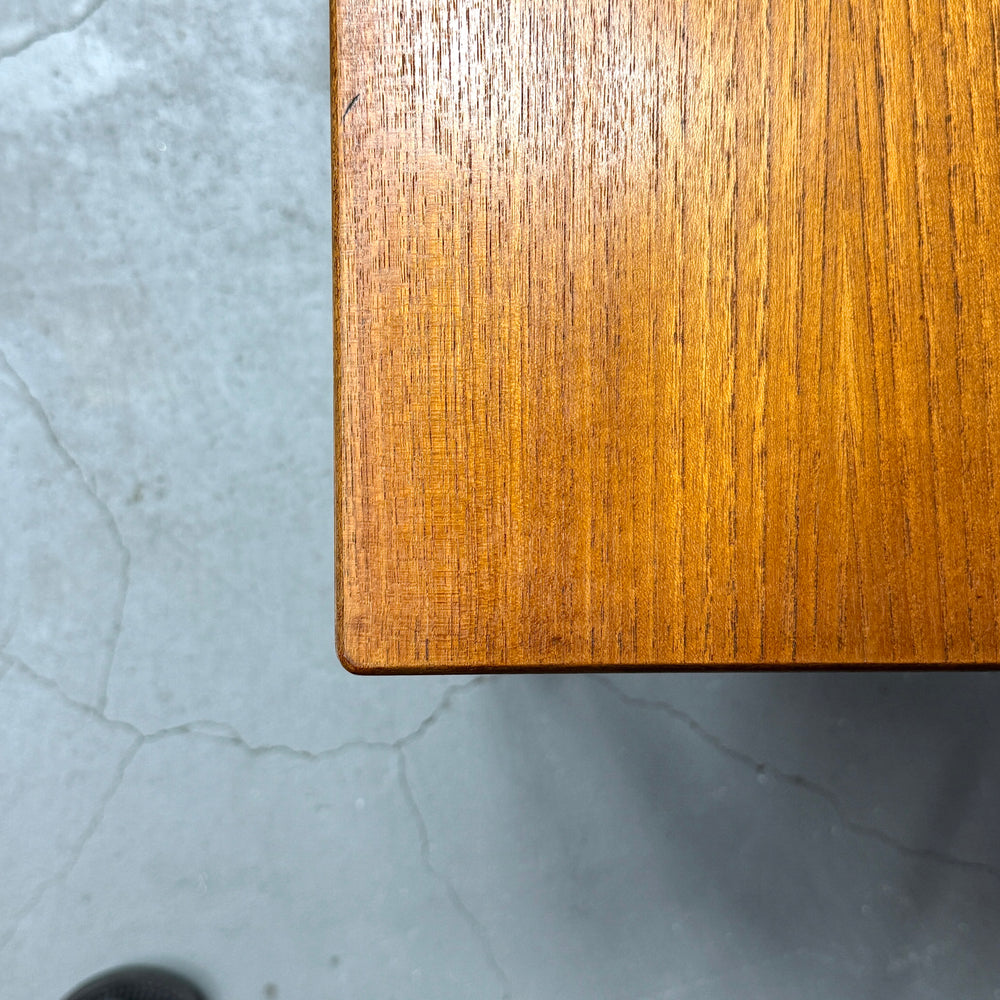 
                      
                        A.H.McINTOSH(マッキントッシュ) / Nest table ネストテーブル (402)
                      
                    