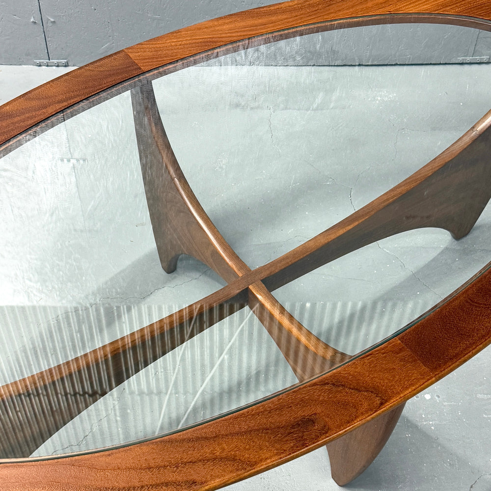 
                      
                        G-PLAN(ジープラン) / Astro oval coffee table アストロ オーバルコーヒーテーブル (402)
                      
                    