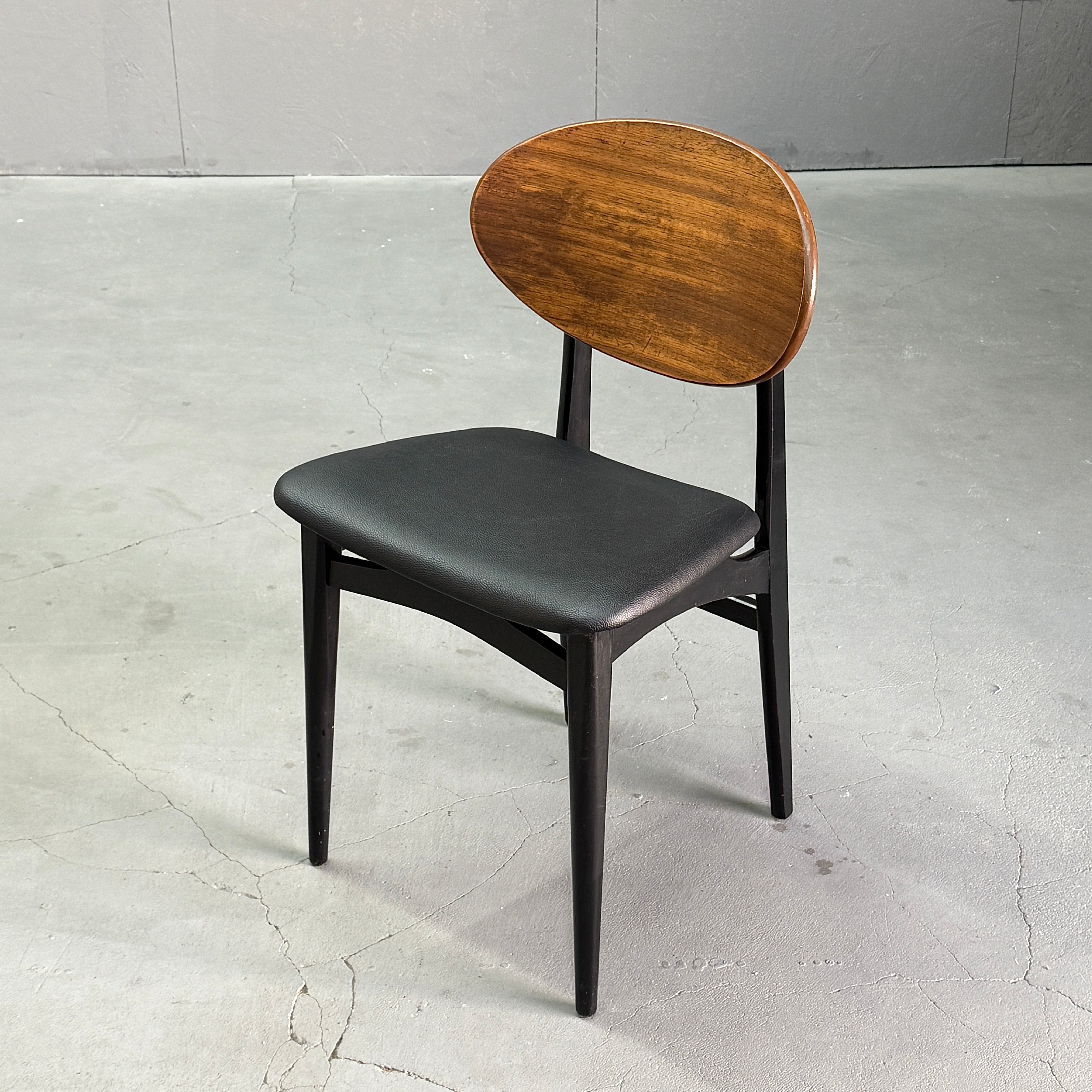 イギリス Beautility ヴィンテージ ダイニングチェア (4) Beautility (ビューティリティ) / Vintage chair ヴィンテージ