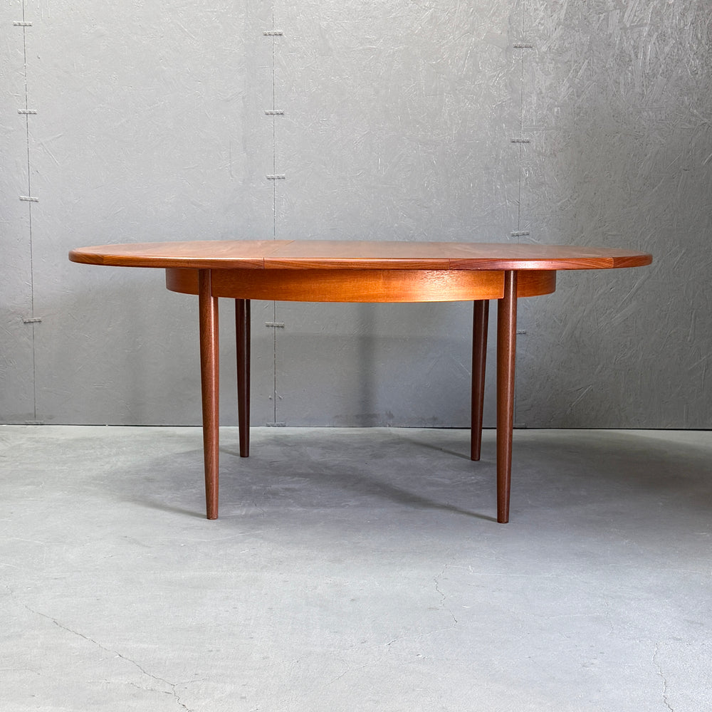 
                      
                        G-PLAN(ジープラン) / Fresco ROUND TABLE フレスコ ラウンドエクステンション ダイニングテーブル (405)
                      
                    