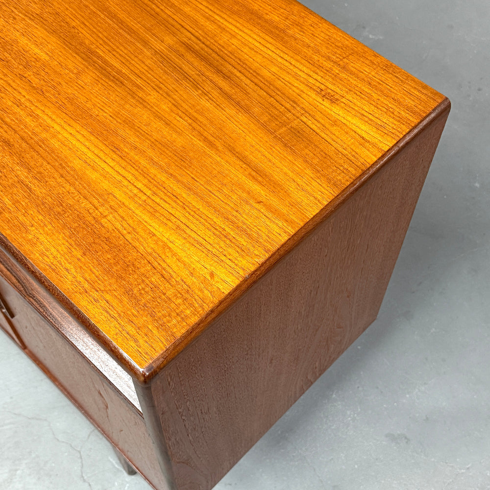 
                      
                        G-PLAN(ジープラン) / Fresco Sideboard フレスコ サイドボード (502)
                      
                    