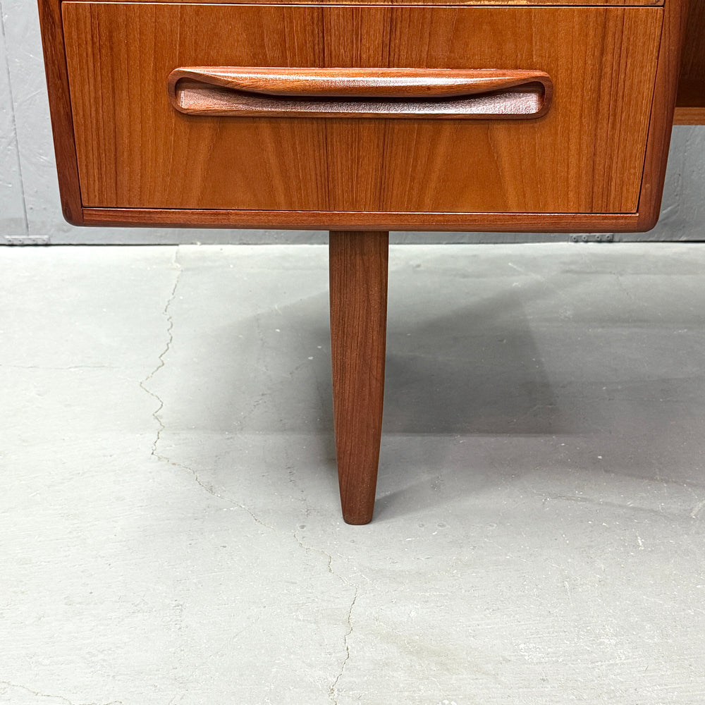 
                      
                        G-PLAN(ジープラン) / DRESSER ドレッサー (501)
                      
                    