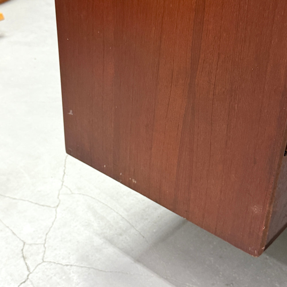 
                      
                        A.H.McINTOSH(マッキントッシュ) /  DUNVEGAN Sideboard (401)
                      
                    