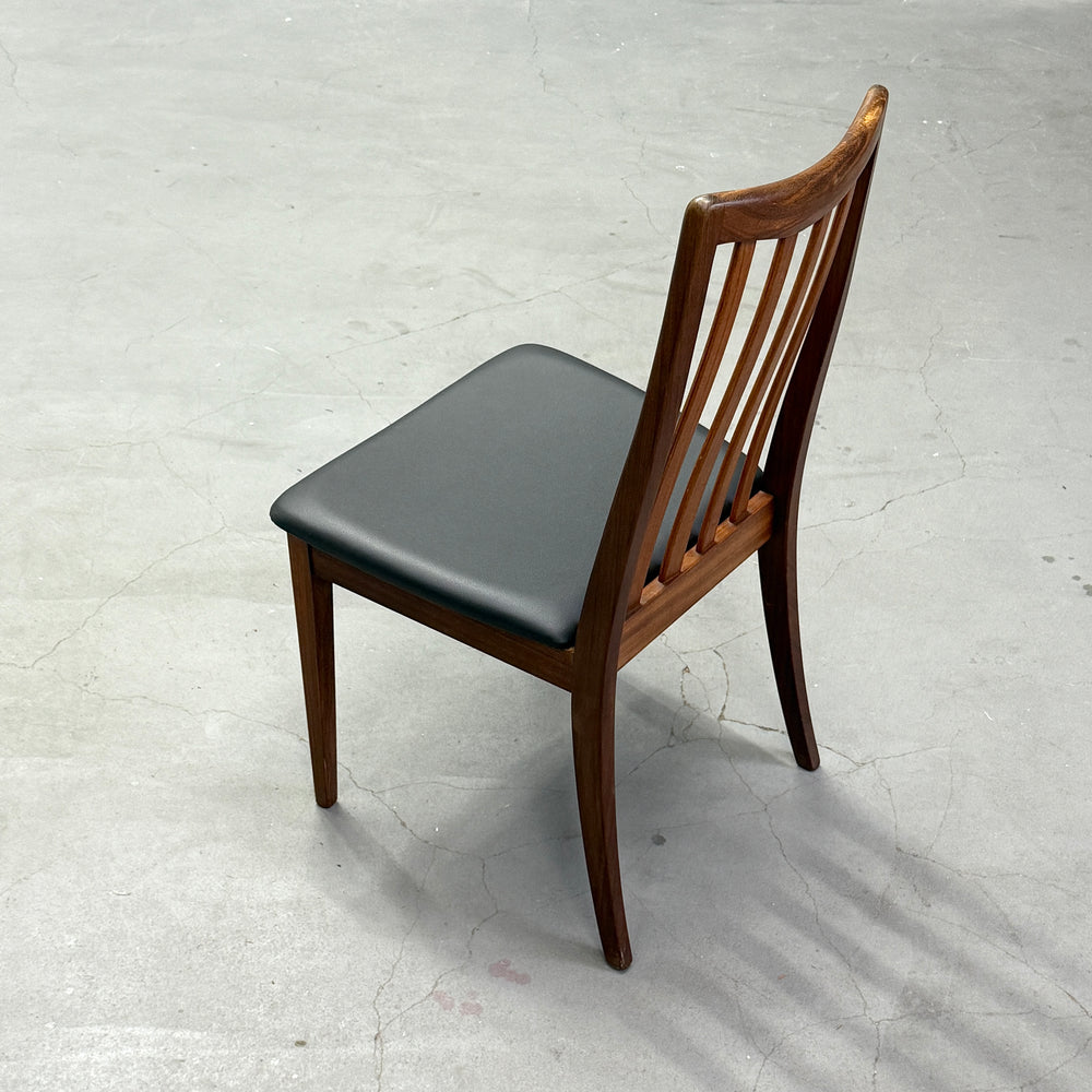 
                      
                        G-PLAN(ジープラン) / DINING CHAIR スラットバックチェア (404)
                      
                    