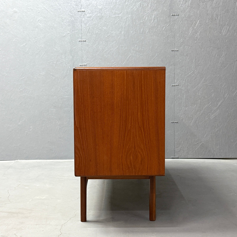 
                      
                        G-PLAN(ジープラン) / Fresco Sideboard フレスコ サイドボード (502)
                      
                    