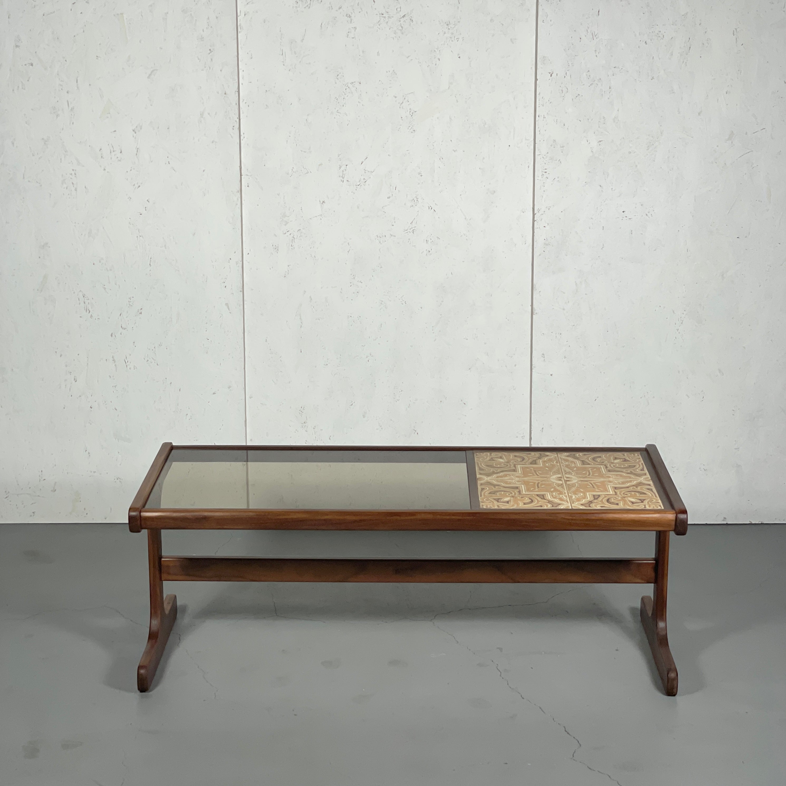 G-PLAN(ジープラン) /タイル ガラストップ コーヒーテーブル G-PLAN(ジープラン) / TILE & GLASS TOP COFFEE TABLE タイル