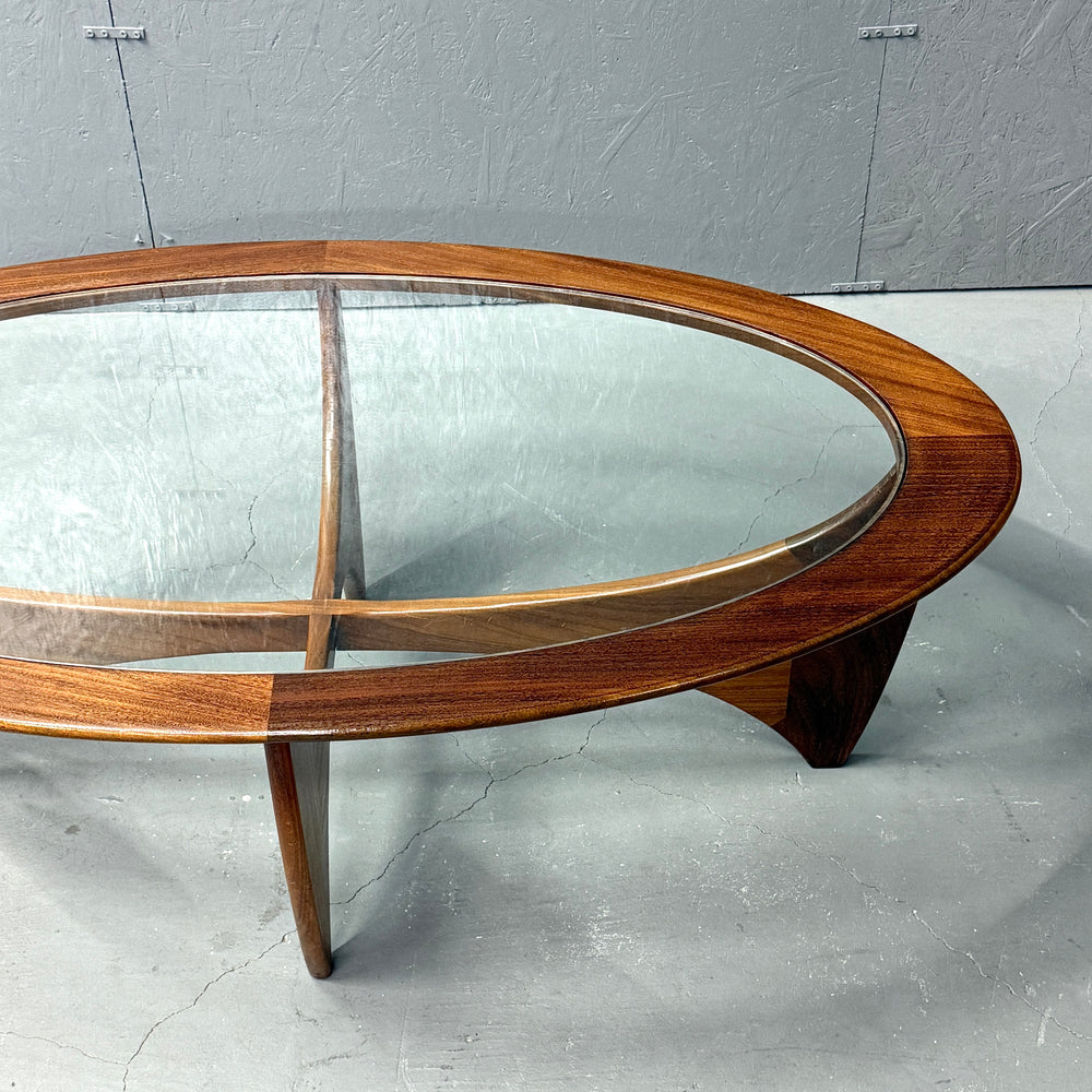 
                      
                        G-PLAN(ジープラン) / Astro oval coffee table アストロ オーバルコーヒーテーブル (501)
                      
                    