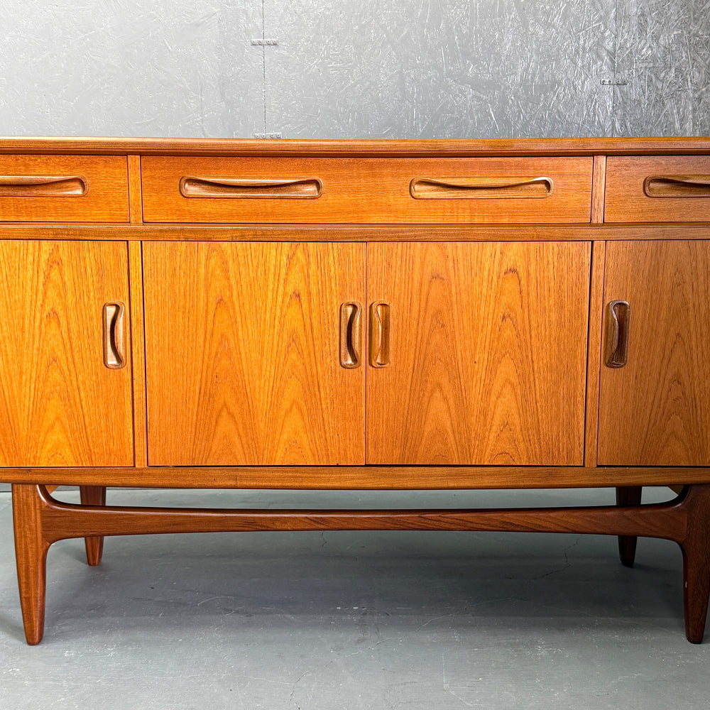 
                      
                        G-PLAN(ジープラン) / Fresco Sideboard フレスコ サイドボード (503)
                      
                    