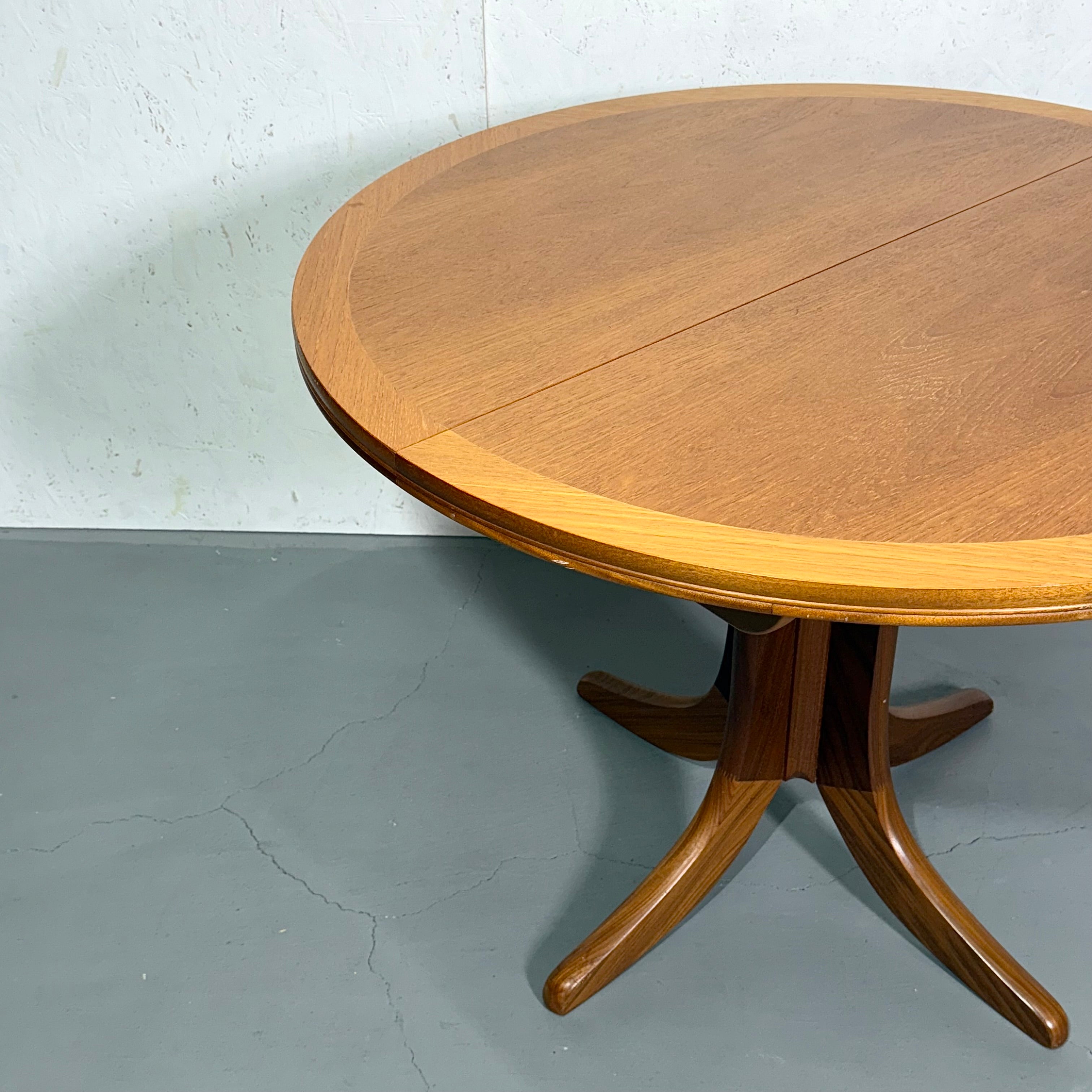 Parker Knoll(パーカーノール) / ROUND EXTENSION TABLE