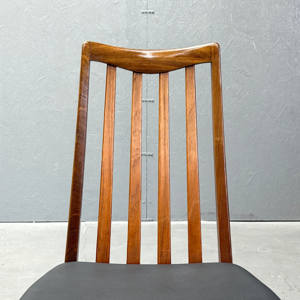 
                      
                        G-PLAN(ジープラン) / DINING CHAIR スラットバックチェア (403)
                      
                    