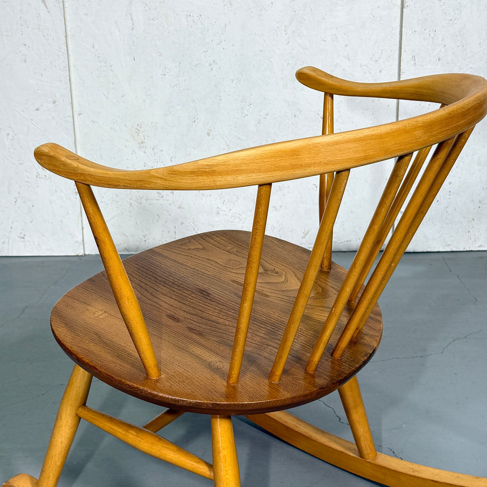 
                      
                        ERCOL(アーコール) COWHORN ROCKING CHAIR / カウホーン ロッキングチェア (301)
                      
                    
