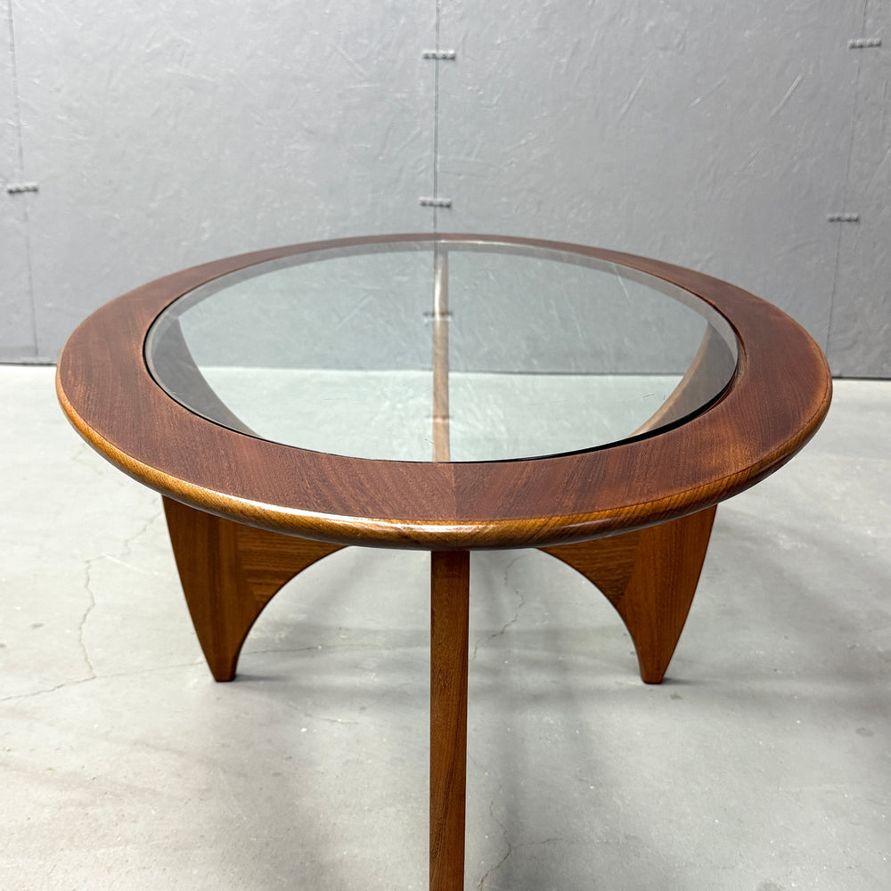 
                      
                        G-PLAN(ジープラン) / Astro oval coffee table アストロ オーバルコーヒーテーブル (502)
                      
                    