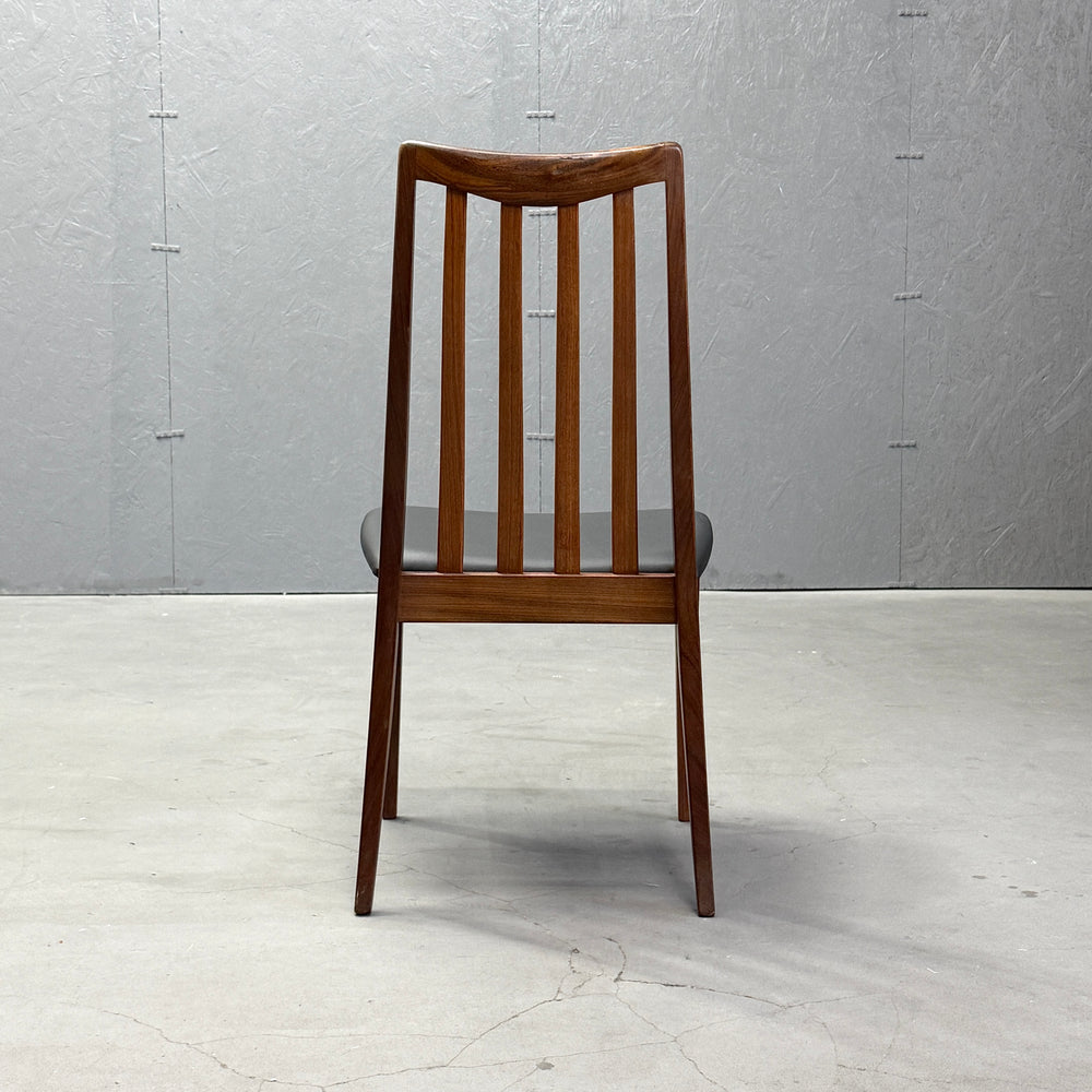 
                      
                        G-PLAN(ジープラン) / DINING CHAIR スラットバックチェア (404)
                      
                    