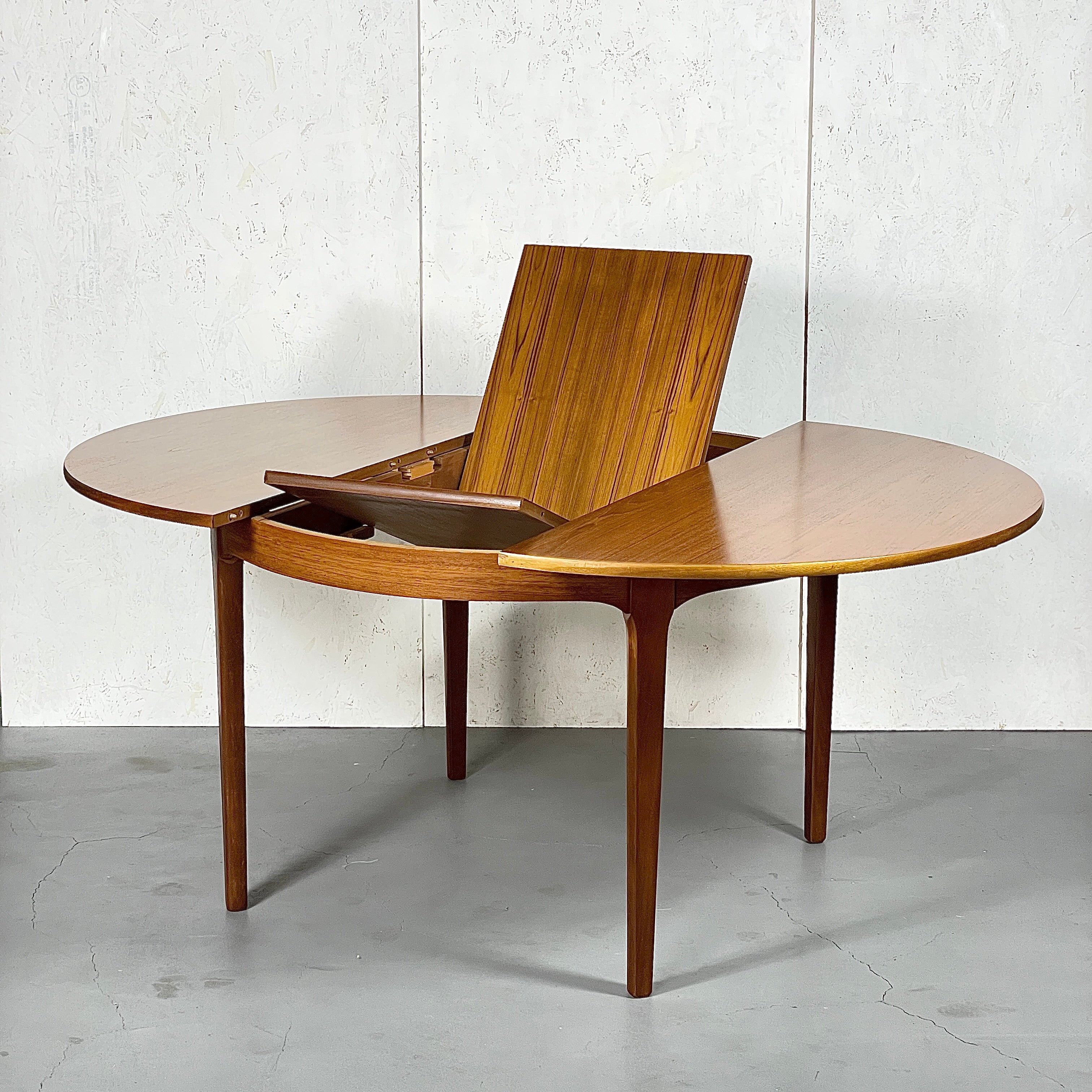 Nathan(ネイサン) / EXTENSION ROUND TABLE エクステンション ラウンドテーブル (1) – NONOR FURNITURE