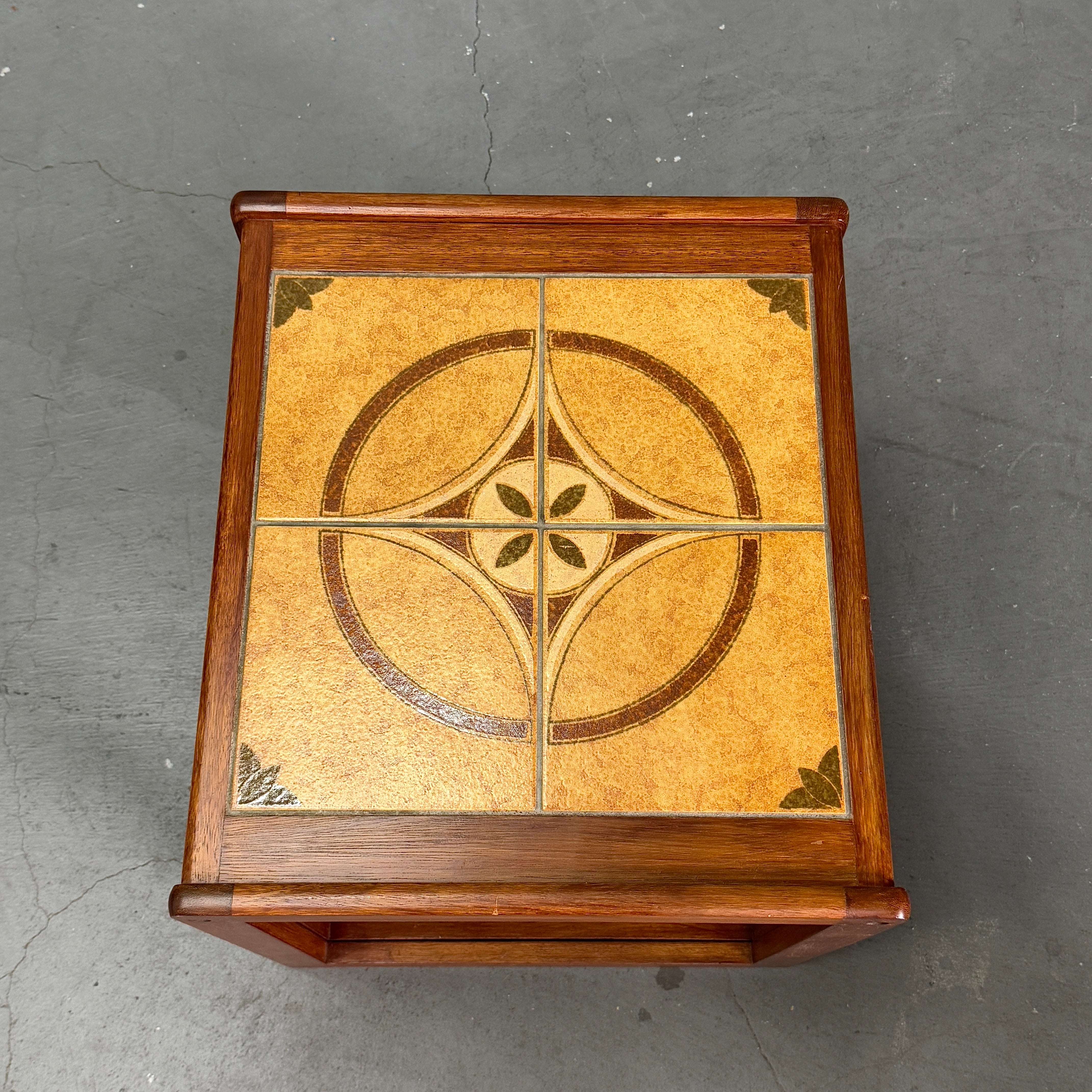 Vintage Teak Tile-Top Nest Table ヴィンテージ タイルトップ ネスト