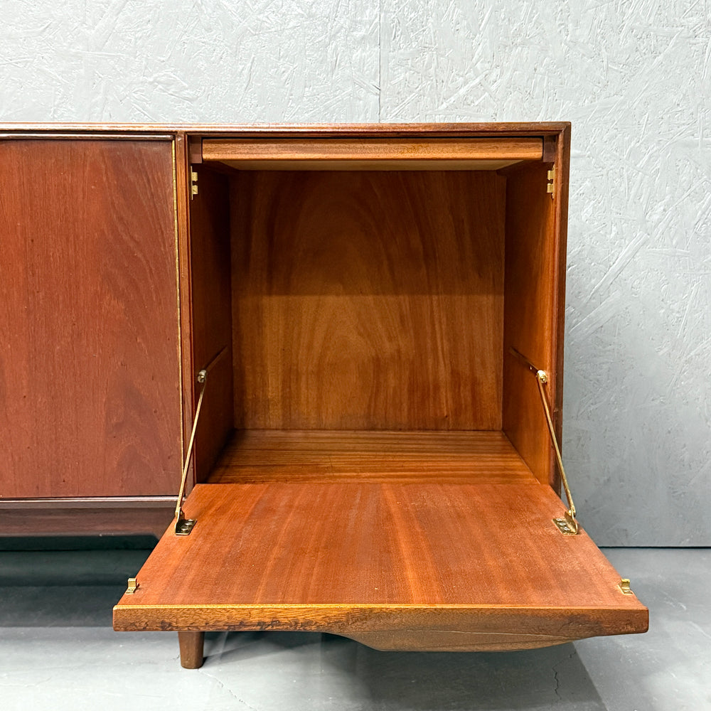 
                      
                        A.H.McINTOSH(マッキントッシュ) /  DUNVEGAN Sideboard (401)
                      
                    