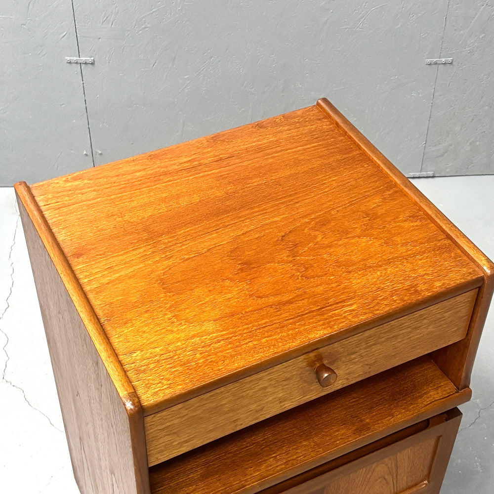 
                      
                        Nathan(ネイサン) / VINTAGE Small Cabinet
                      
                    