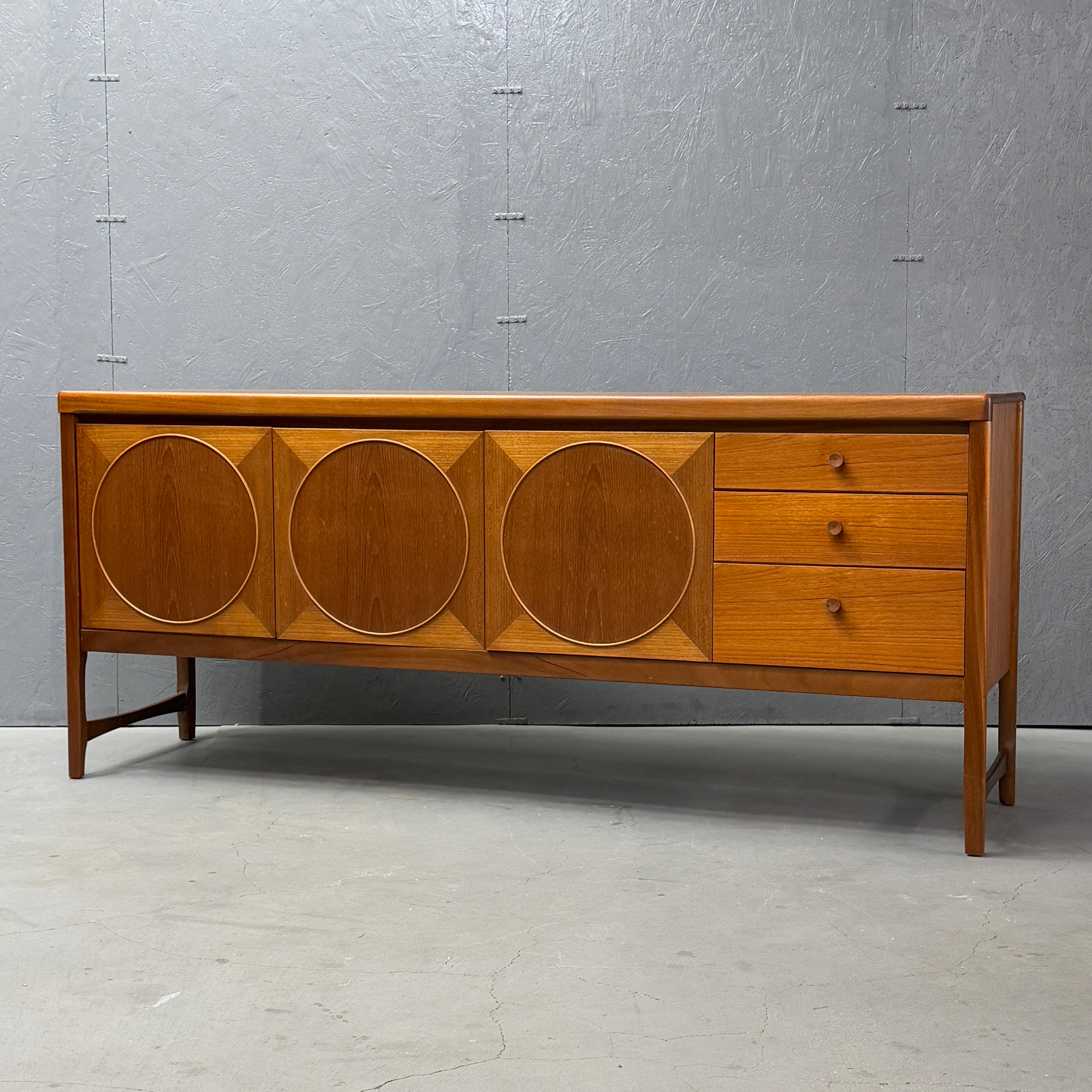 新春特別価格！美品！Nathan サークルサイドボード Nathan(ネイサン) / Circle Sideboard サークルサイドボード (501