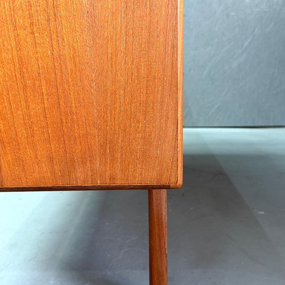 
                      
                        G-PLAN(ジープラン) / Fresco Sideboard フレスコ サイドボード (504)
                      
                    