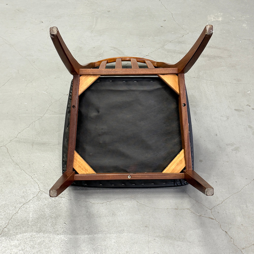 
                      
                        G-PLAN(ジープラン) / DINING CHAIR スラットバックチェア (401)
                      
                    