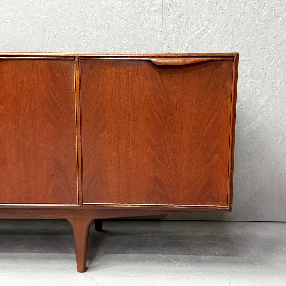 
                      
                        A.H.McINTOSH(マッキントッシュ) /  DUNVEGAN Sideboard (401)
                      
                    