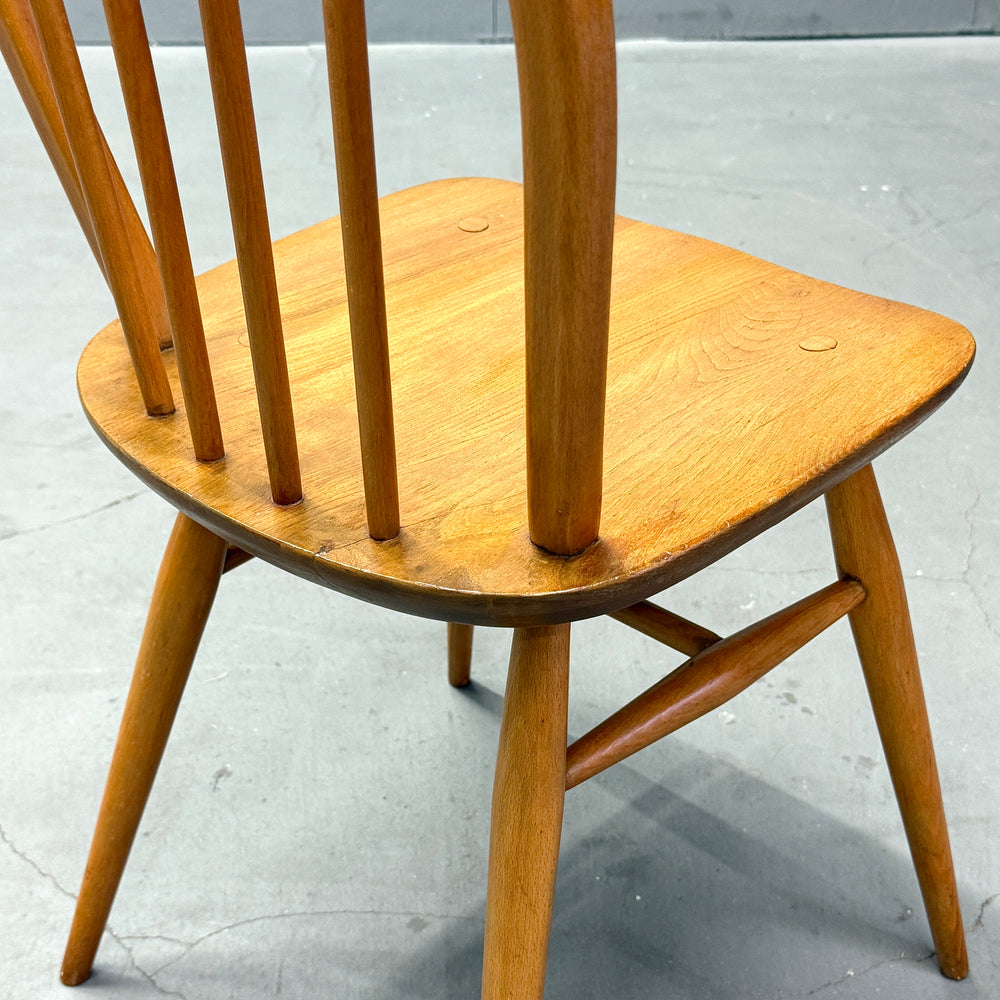 
                      
                        ERCOL(アーコール) / HOOP BACK CHAIR 4本 フープバックチェア (401)
                      
                    