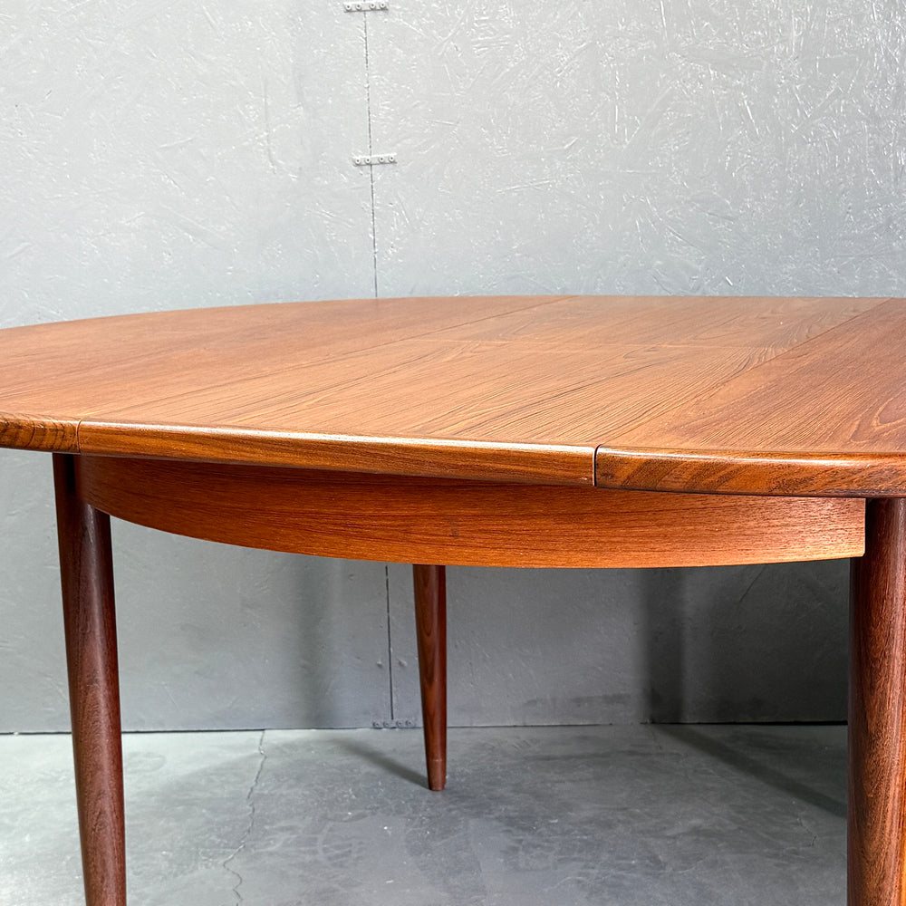 
                      
                        G-PLAN(ジープラン) / Fresco ROUND TABLE フレスコ ラウンドエクステンション ダイニングテーブル (403)
                      
                    